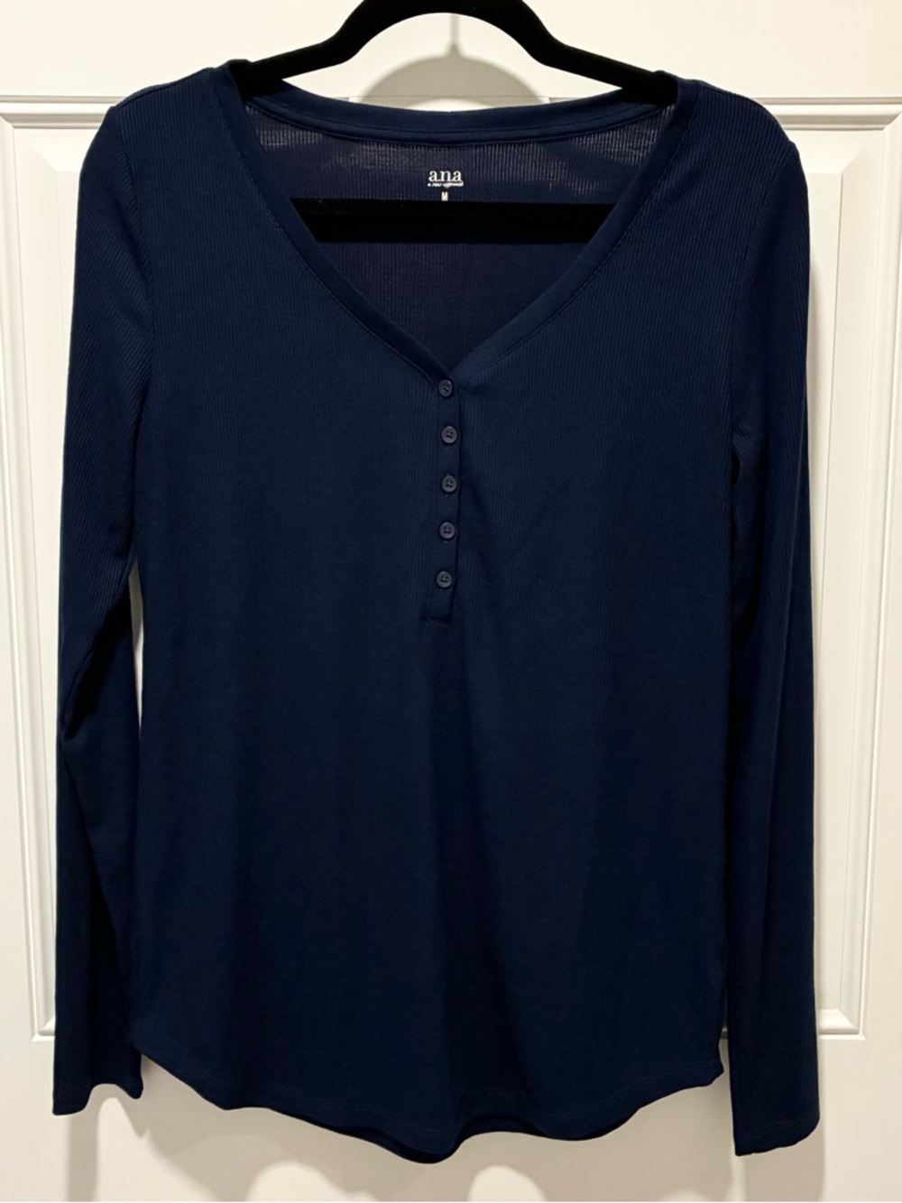 A.N.A Long Sleeve Navy Rubbed Shirt w/ Front Buttons - Size: M
